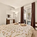 Lazy Days - 1br In Center شقة *