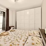 Lazy Days - 1br In Center شقة